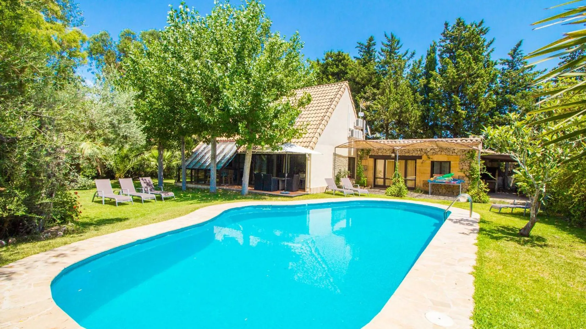Контакты Chalet With Pool, Wifi And Smart Tv